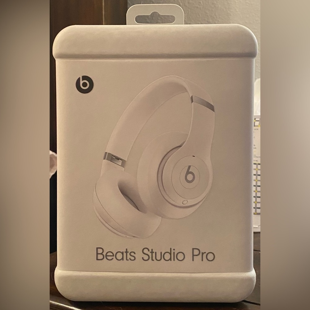 Beats Studio Pro Wireless Headphones-Matte White